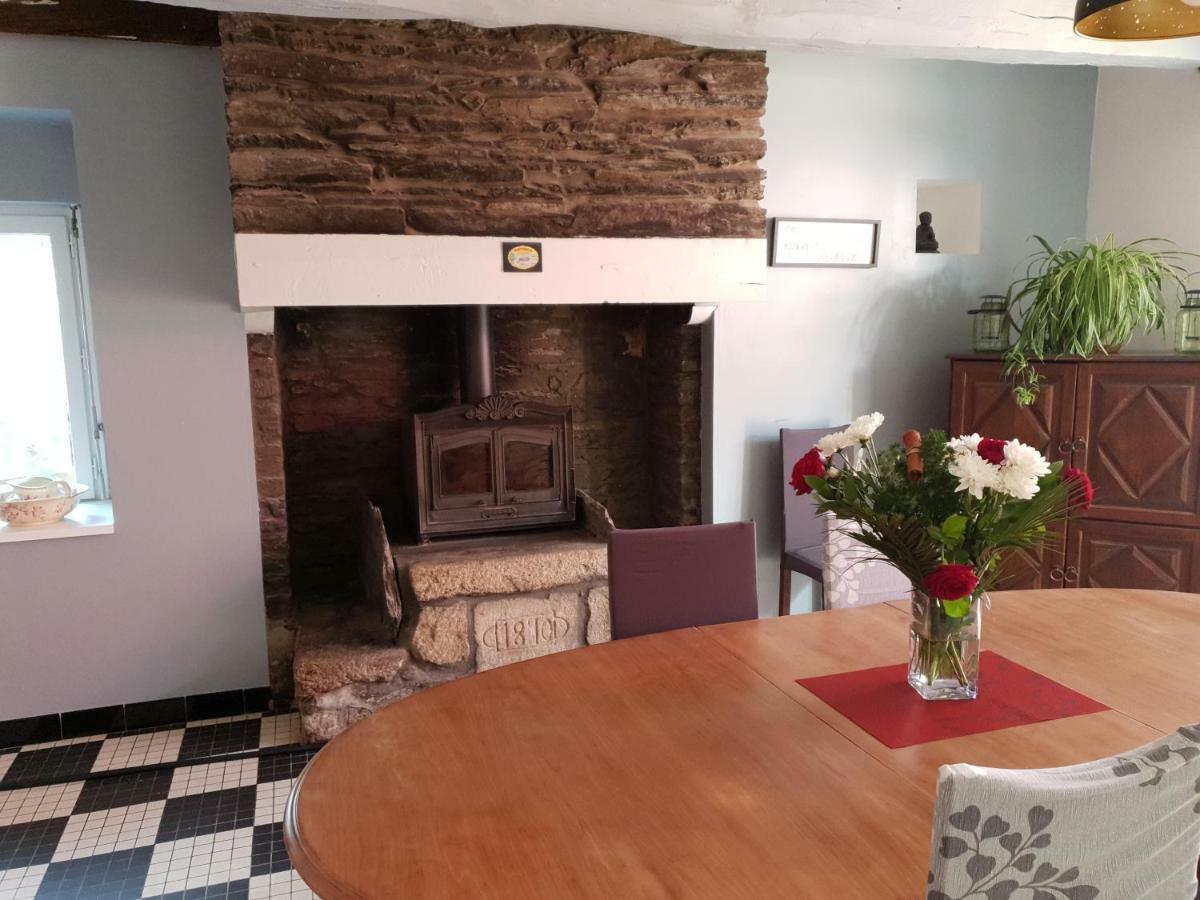 Ty Flour Di Lys Hotel Rochefort-en-Terre Bagian luar foto