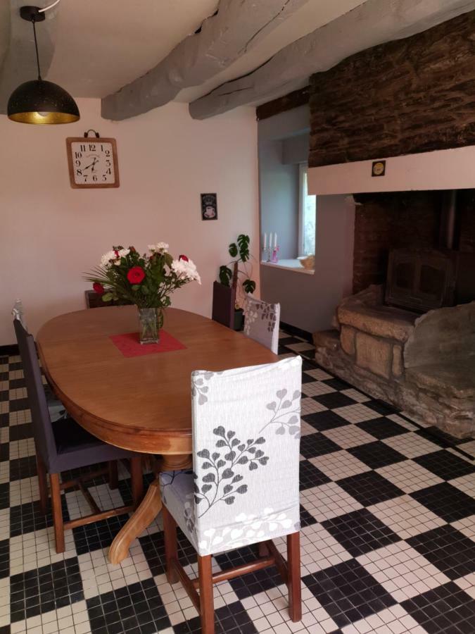 Ty Flour Di Lys Hotel Rochefort-en-Terre Bagian luar foto